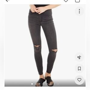 Madewell skinny jeans with holes 9” high rise size:27